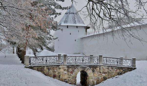 Фортеця Псково-Печерського монастиря