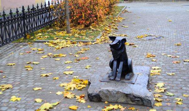 Скульптура Гаврюша - собака щастя