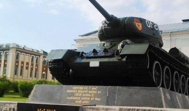 Памятник Танк Т-34-85