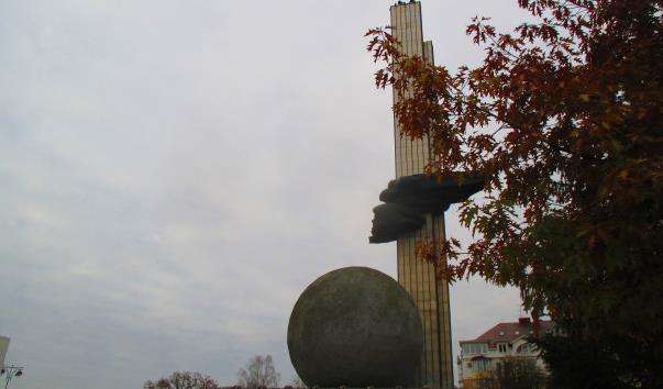 Памятник 600-річчя Калуги