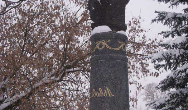 Памятник архітектору М.А.Львову