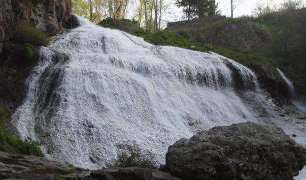 Джермукский водоспад