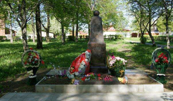 Памятник Чорнобильцям