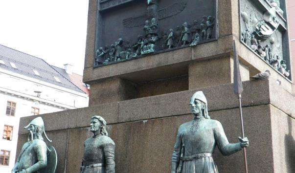 Памятник морякам