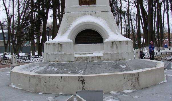 Обеліск на могилі Ціолковського