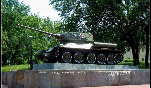 Памятник Танк Т-34-85