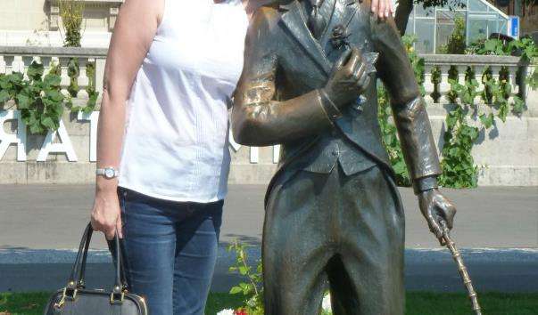 Памятник Чарлі Чапліну