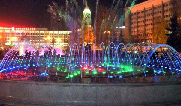Світломузичний фонтан на Театральній площі