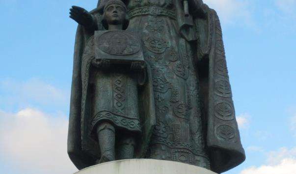 Памятник Святої Рівноапостольної Великої княгині Ольги