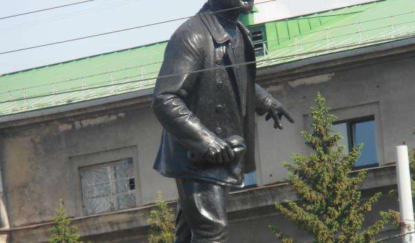 Памятник Якову Свердлову