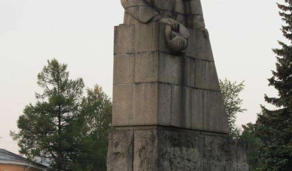 Памятник в. І. Леніну в Петрозаводську