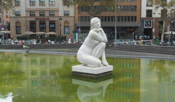 Скульптура Богиня