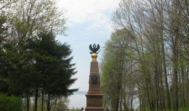 Монумент Петру Великому в Переславле Залеському