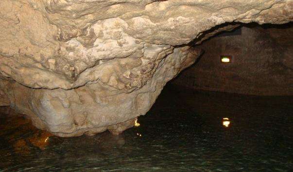 Карстова печера міста Тапольца