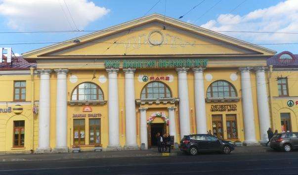 Ізмайловський гостинний двір