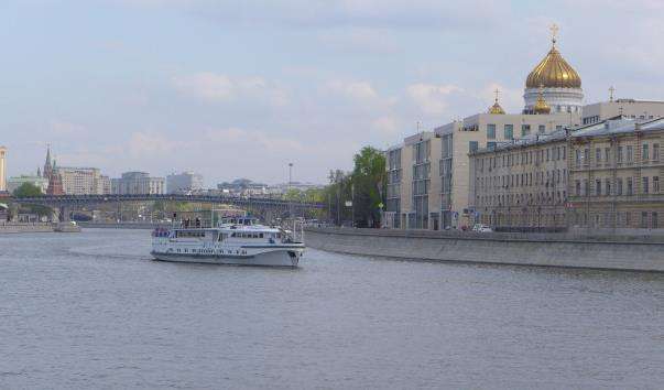 Пречистенська набережна у Москві