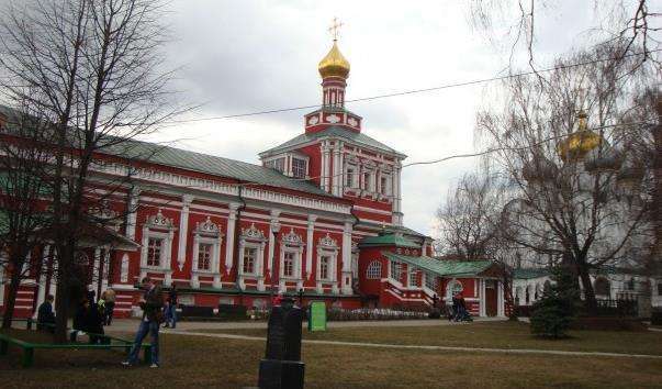 Храм Успіння Пресвятої Богородиці з трапезною
