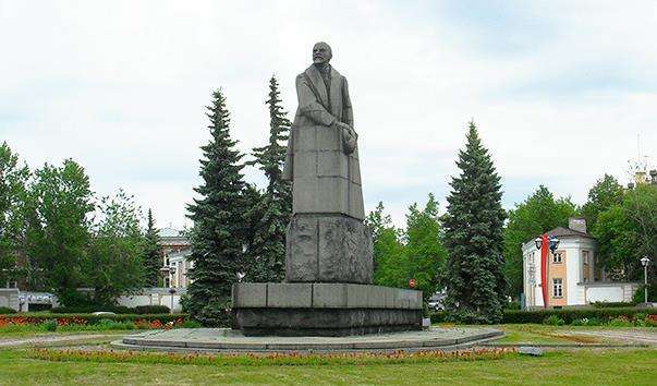 Памятник в. І. Леніну в Петрозаводську