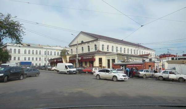Площа Толстого