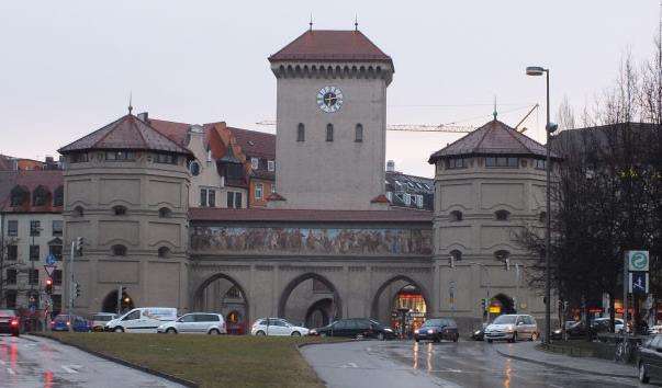 Площа Isartor