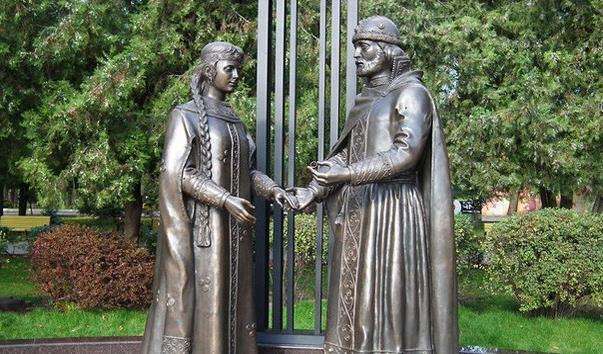 Памятник Петру і Февронії Муромським