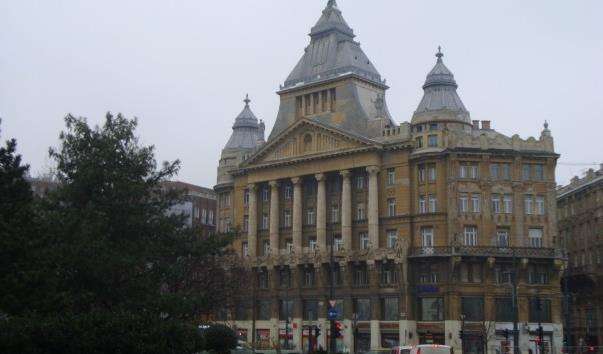 Площа Деака