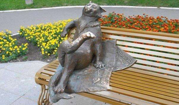 Памятник коту Йошкину