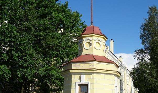 Будівля мареографа в Кронштадті