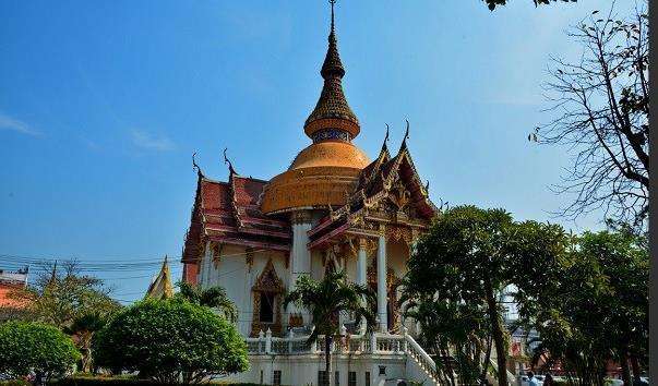 Храм Wat Chai Mongkhon