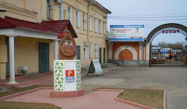 Памятник муромскому калачу