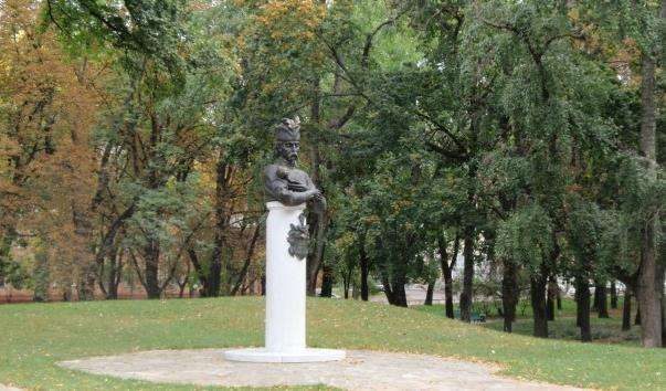 Памятник гетьману Мазепі