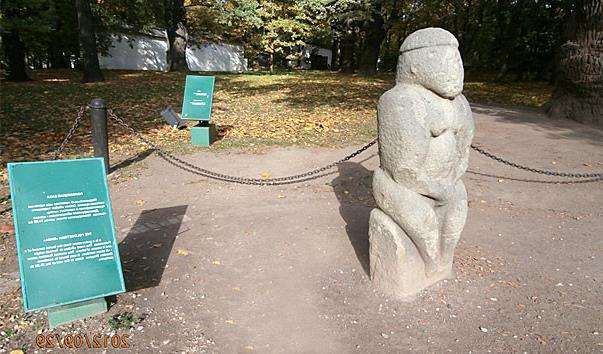 Статуя Половецька баба