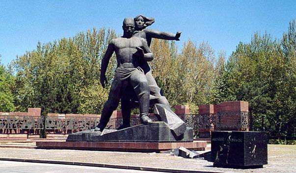 Меморіал жертв землетрусу 1966 року