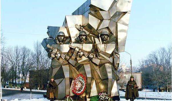 Памятник Подільським курсантам