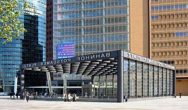 Станція метро «Потсдамер Платц»