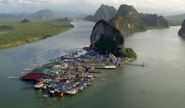 Плаваюча село Koh Panyi