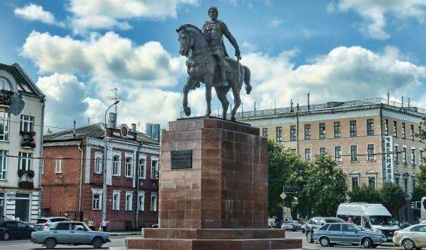 Памятник князю Олегу Рязанському