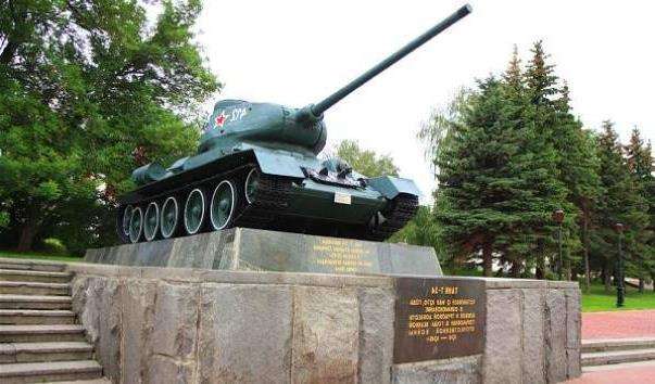 Памятник Танк Т-34-85