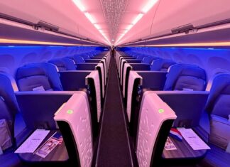 JetBlue Сокращает Маршрут в Амстердам, Перенося Акцент на Бостон