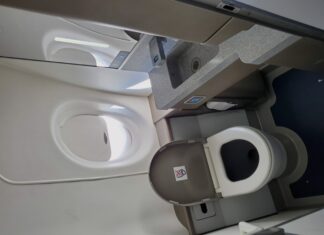 Viral Video Sparks Debate: Is the ‘Mile High Club’ Staged or Real?