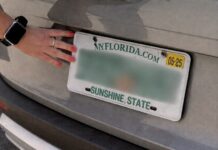 Жителя Флориди заарештували через номерний знак: звинуватити невизначений закон