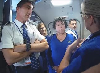 Vorfall bei United Airlines: Uneinigkeit zwischen der Besatzung über die Entfernung von Passagieren