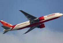 Рейс Air India вимушено повернувся через брак кисню
