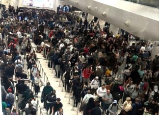 El cierre del DHS provoca caos en la seguridad aeroportuaria mientras el personal de la TSA falla
