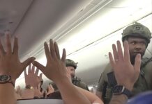 Озброєні офіцери взяли на абордаж рейс після неправдивого повідомлення про бомбу в Атланті