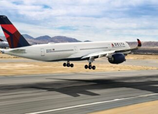 Lot Delta nr 69 do Tajpej został przekierowany po tym, jak pasażer skorzystał z linii N