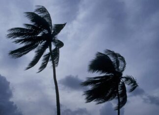 Hawaii Travel Disrupted by Kona Storm: Updates & What Travelers Need to Know