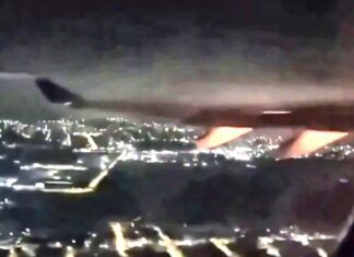 Delta Flight 104 se bezpečně vrací po požáru motoru ihned po startu