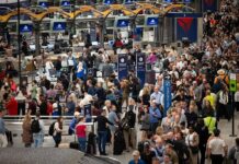 Авіакомпанії Скасують Збори на Фоні Хаосу, викликаного закриттям TSA