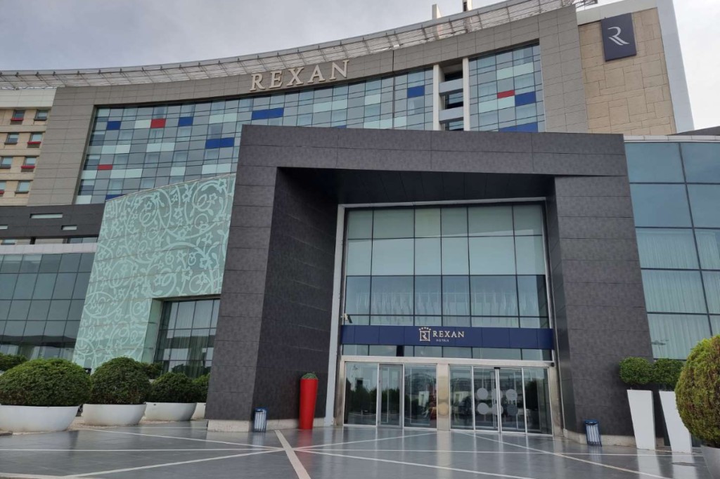 d8545f5b-bf01-4b5d-91b5-e50a4267c9d2